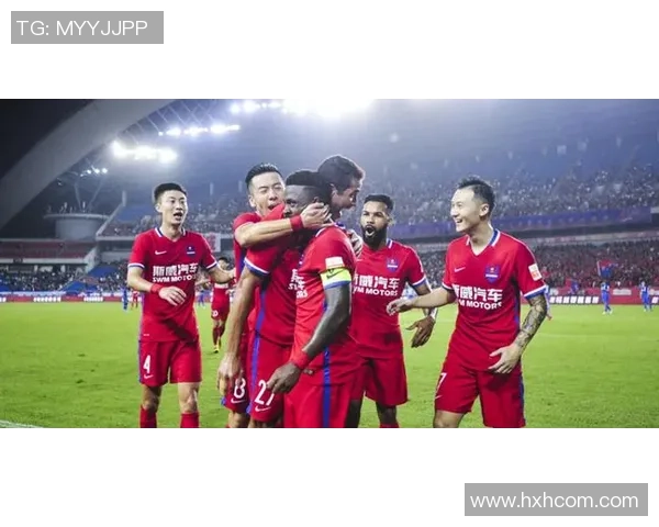 第13轮重庆斯威迎战山东鲁能全力争胜展现球队实力与斗志 第13轮重庆斯威迎战山东鲁能全力争胜展现球队实力与斗志